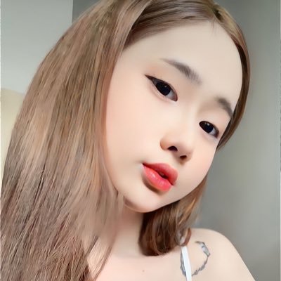 LUXYY BABY 2K4's profile picture