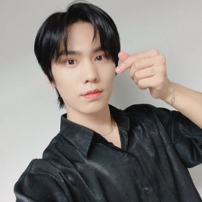 C 🌙✨'s profile picture