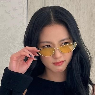 J์ ๐ค๐ฐ's profile picture