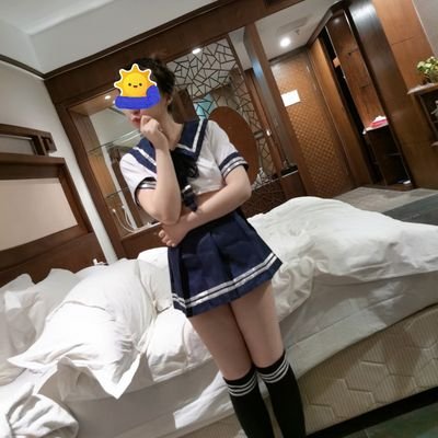 KUTZktXNipSg00M's profile picture