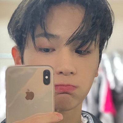 ˋre's profile picture