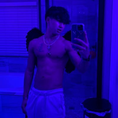 AznDude l's profile picture