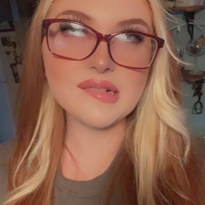 🤪🤪's profile picture