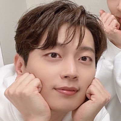 두모로우's profile picture