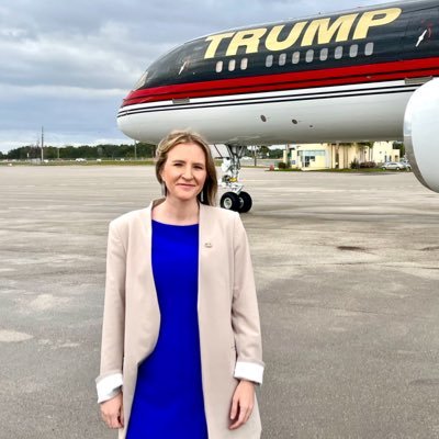 realLizUSA's profile picture