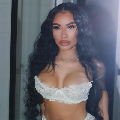 fav__foreignn's profile picture