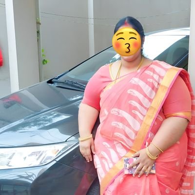 Meenaaofficial's profile picture
