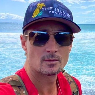Christopher Greene 😎🏝🚀⛵️'s profile picture