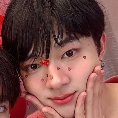 😗😜's profile picture