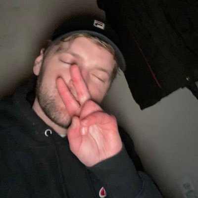 𝕔 𝕠 𝕟 𝕟 𝕠 𝕣's profile picture