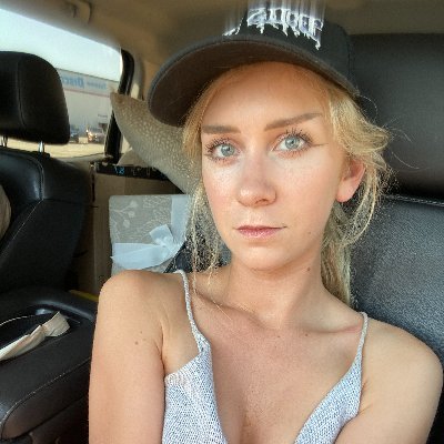 CharlotteLouren's profile picture