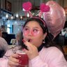 b's profile picture
