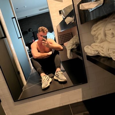 youngmasterNL1's profile picture