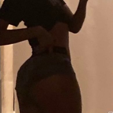 Y's profile picture