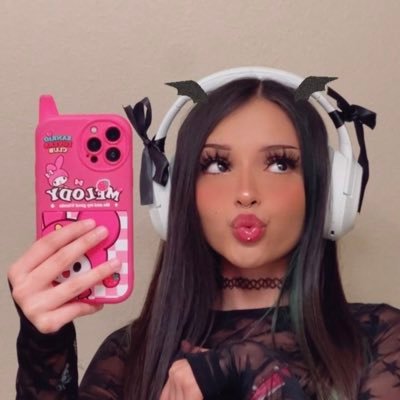 SluttyAri122's profile picture