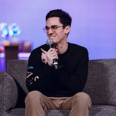 JLuuxiA's profile picture