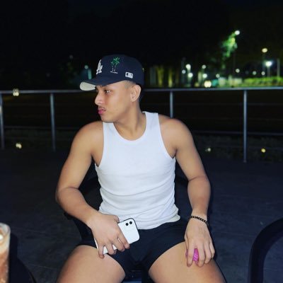 J 🍕's profile picture