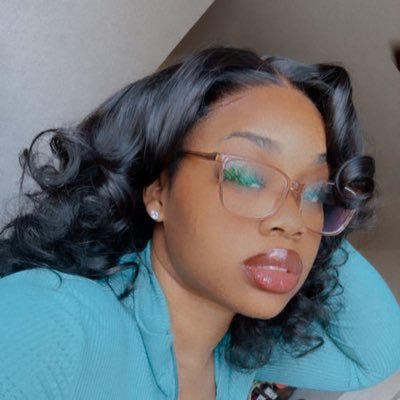 Jocelyn 💜's profile picture