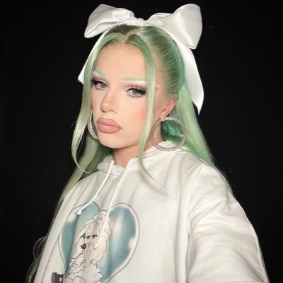 elliot ๐'s profile picture