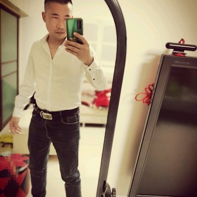 黝黑短发's profile picture