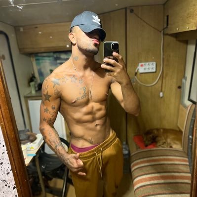 john oliver🔞's profile picture
