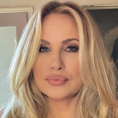 Jennifer Coolidge's profile picture
