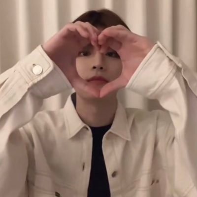 𝗠𝗶 𝗳𝗹𝗼𝗿's profile picture