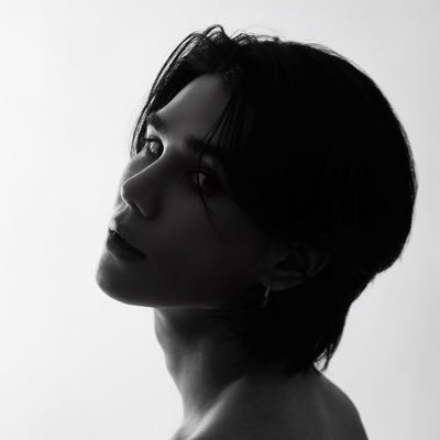 𝗝 𝗘 𝗙 𝗙 𝗦 𝗔 𝗧 𝗨 𝗥 (罗杰夫)'s profile picture
