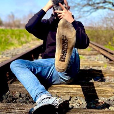 sneakerdiction1's profile picture