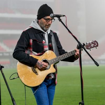I v á n S a d o v s k y 🎸's profile picture
