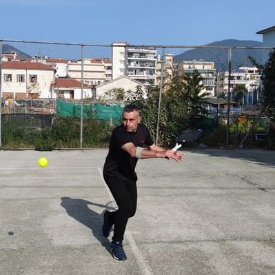 LazKampou's profile picture