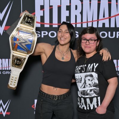Edith 💯 ( Met Rhea 4/2/23) 💯's profile picture