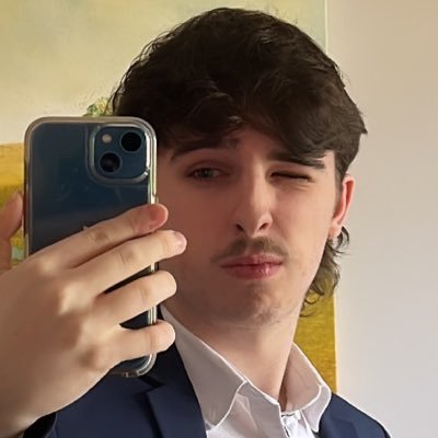 con✰'s profile picture
