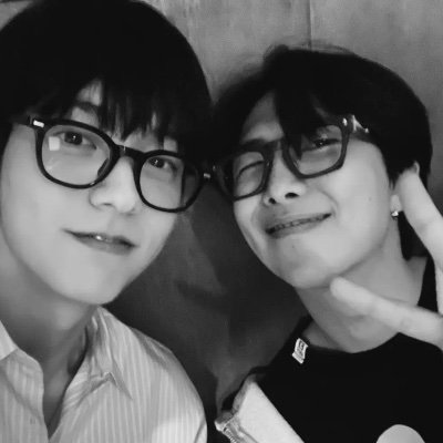 btxt archive saw hobi!'s profile picture