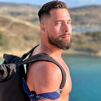 your gay guyde's profile picture