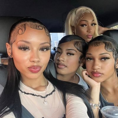 lesbiansclips's profile picture