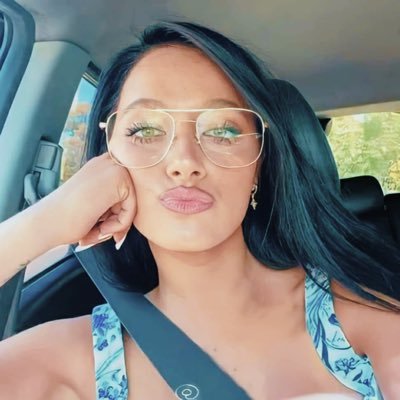 orianabrava's profile picture