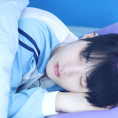 밀키문 🍼's profile picture