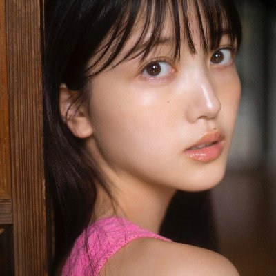 乃木坂46久保史緒里1st写真集『交差点』【公式】発売中's profile picture