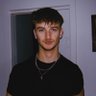 Lewis profil fotoğrafı