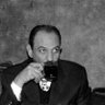Profilbild von •