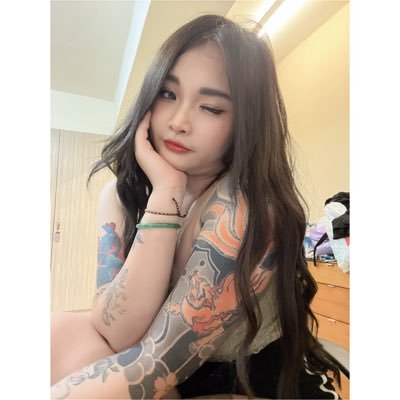 C奶舌環吟吟's profile picture