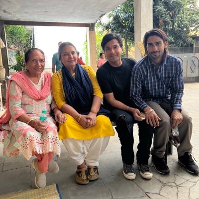 Vikas Khanna's profile picture