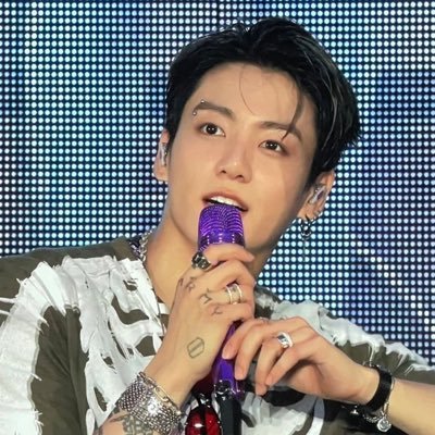 ria⁷ ᵕ̈ is seeing bts!!!!'s profile picture