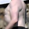 Elons torso profil fotoğrafı