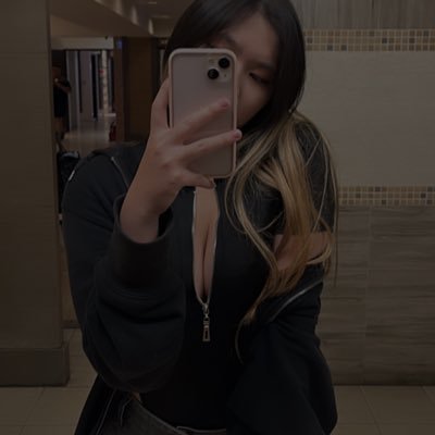 小白目😍's profile picture