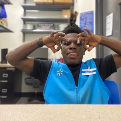 farfrombrokeben's profile picture