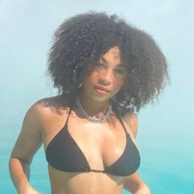 ItsEssi's profile picture