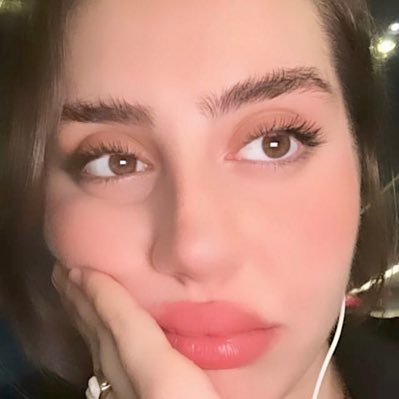 farahnazhedaari's profile picture