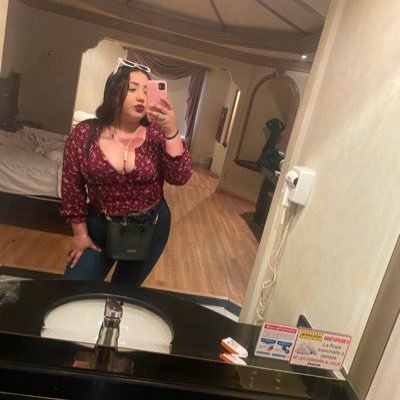Alejand70145606's profile picture